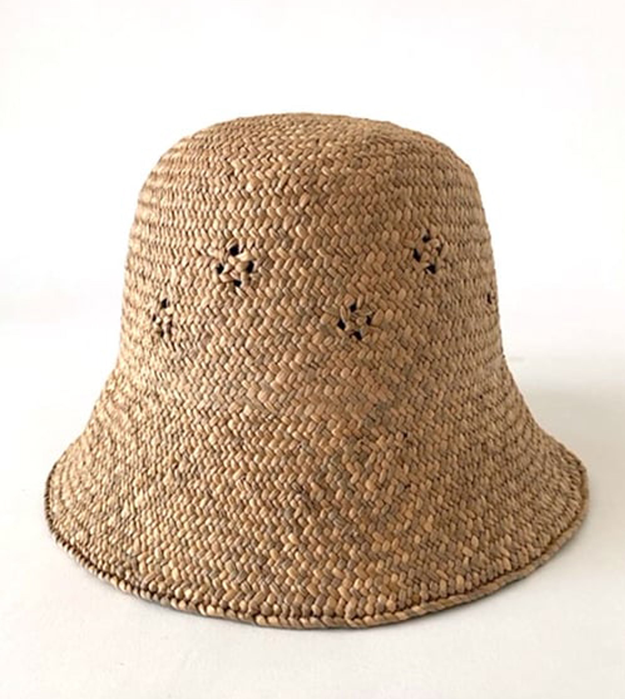 草編み帽子