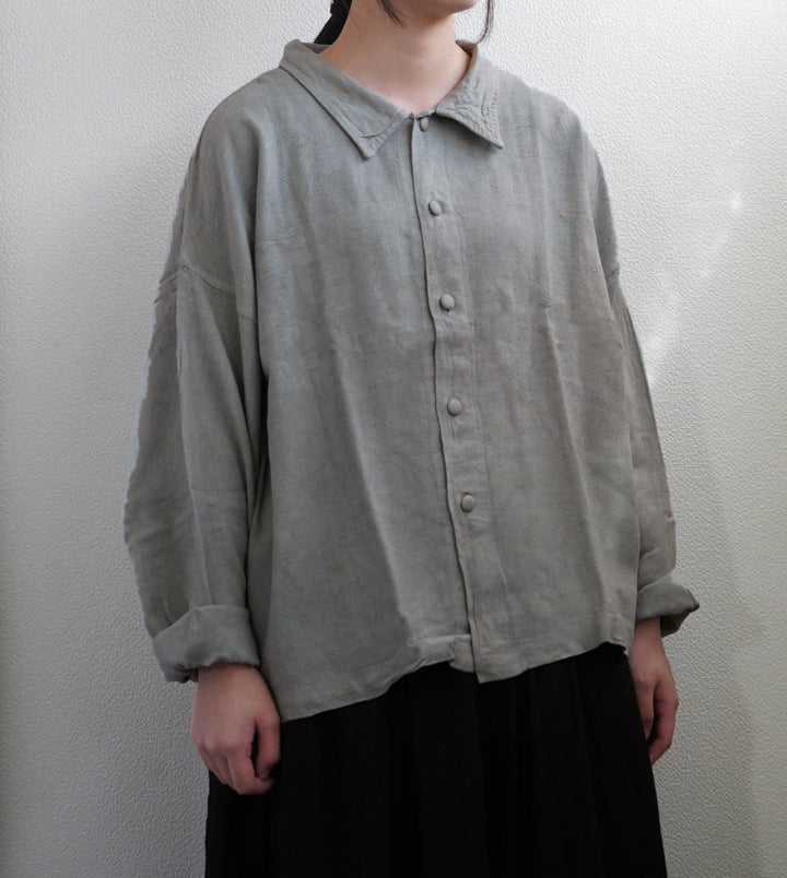 くるみボタン長袖