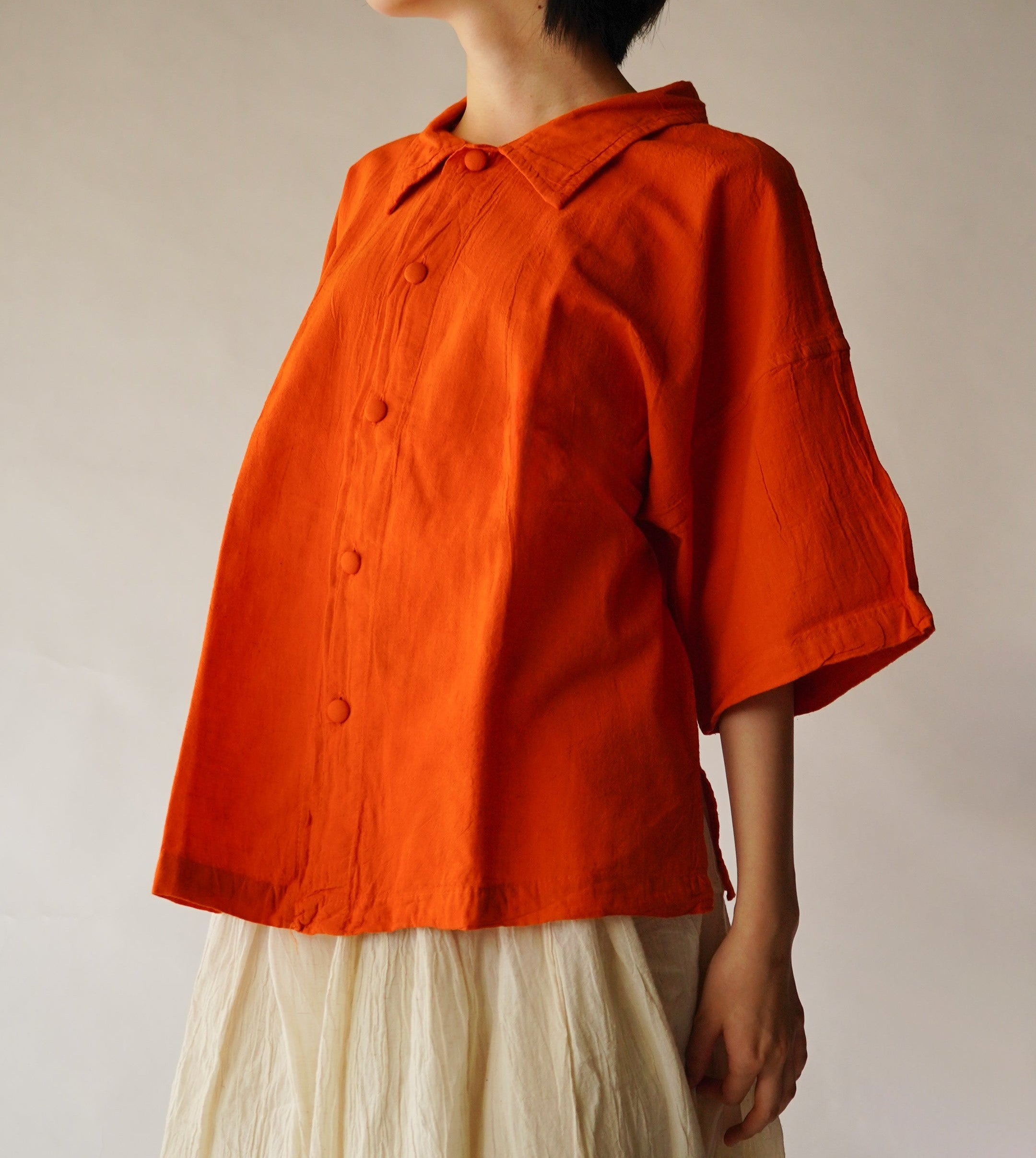 くるみボタン半袖