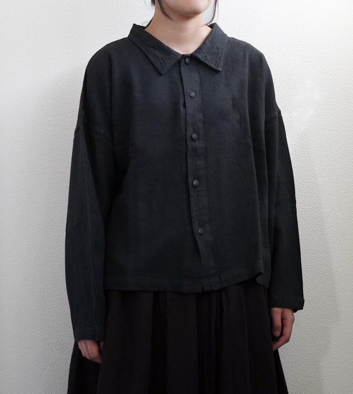 くるみボタン長袖