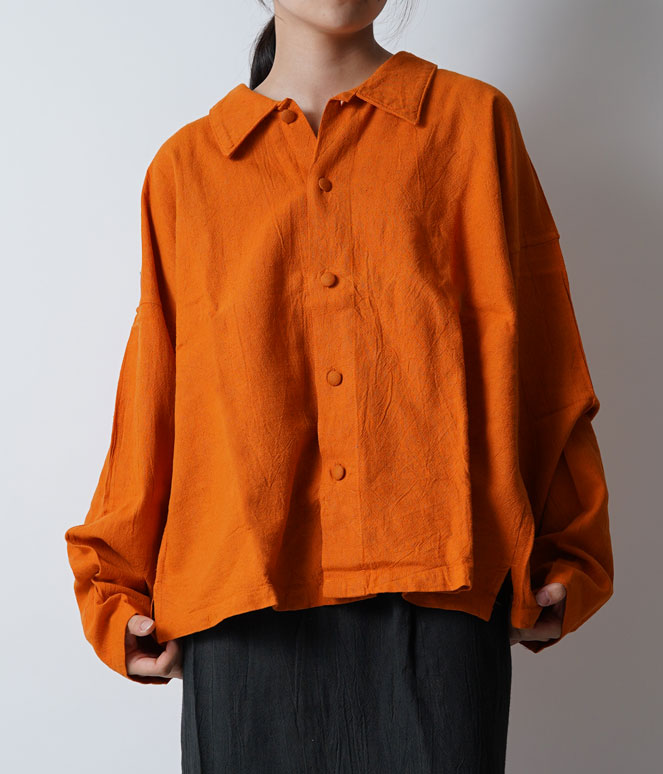 くるみボタン長袖