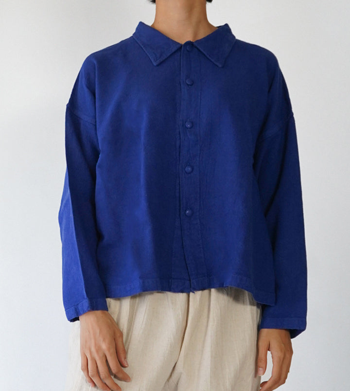 くるみボタン長袖