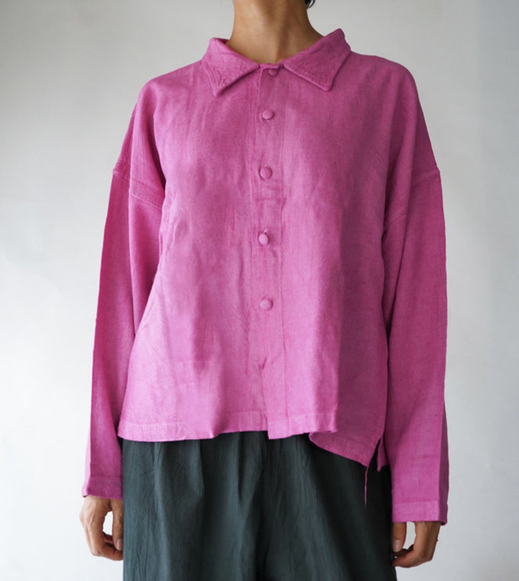 くるみボタン長袖