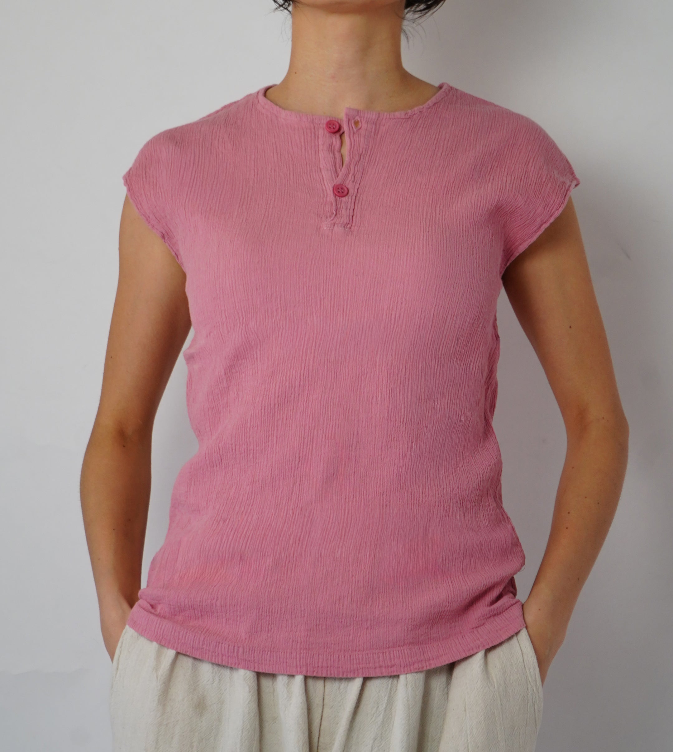 ヘンリーキャップスリーブプリーツ