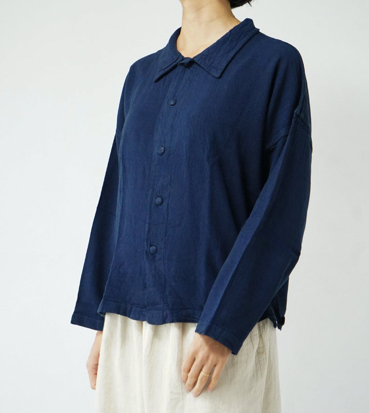 くるみボタン長袖