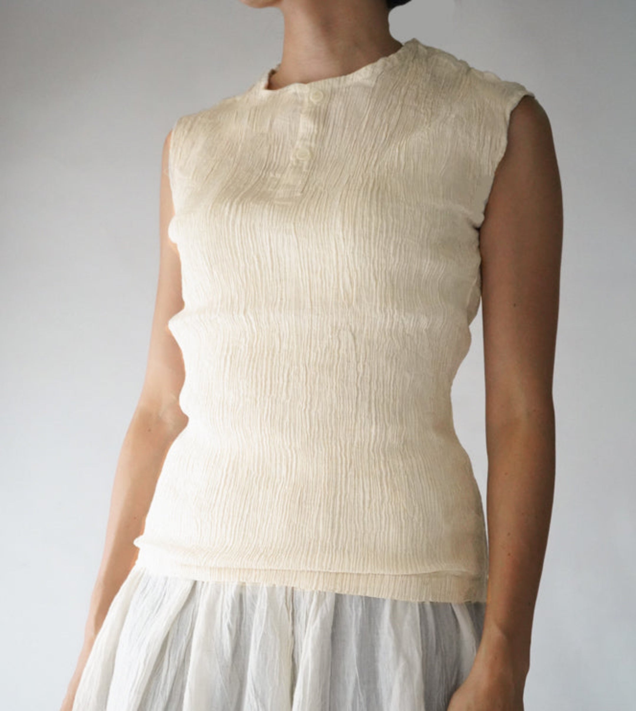 ヘンリーキャップスリーブプリーツ