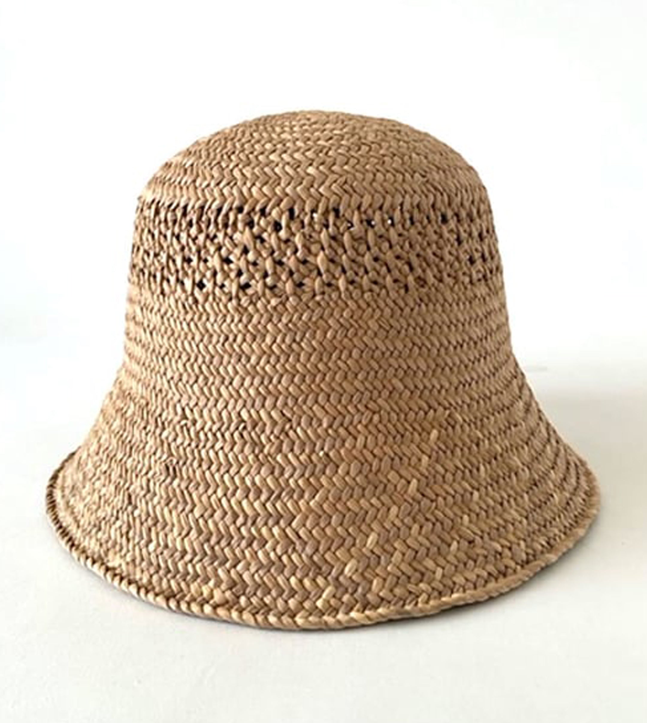 草編み帽子